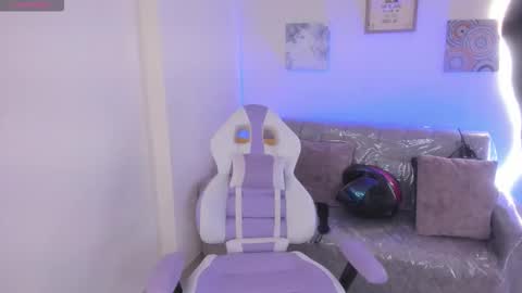    online show from November 14, 9:24 pm