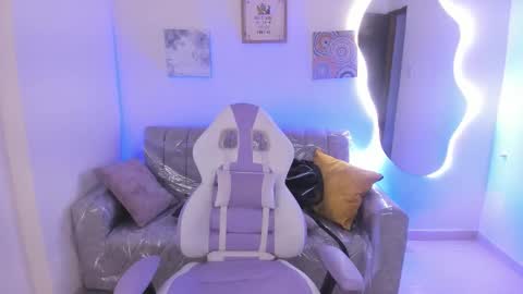    online show from January 8, 5:37 pm