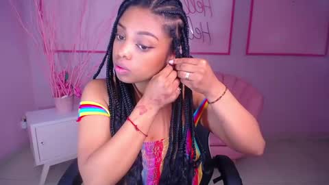 Snapshot of charlote_fun_a chatting on December 17, 10:44 am Charlote online show from December 17, 10:44 am