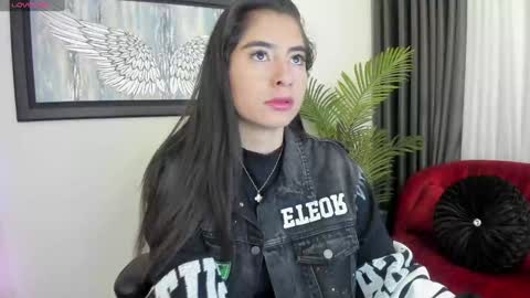 Snapshot of charlote_horny chatting on January 11, 11:45 am Charlote online show from January 11, 11:45 am
