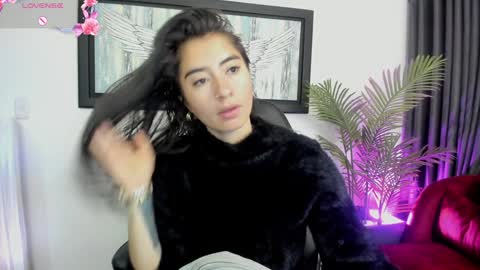 Snapshot of charlote_horny chatting on January 12, 11:39 am Charlote online show from January 12, 11:39 am