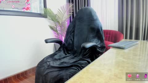 Snapshot of charlote_horny chatting on January 30, 2:47 pm Charlote online show from January 30, 2:47 pm