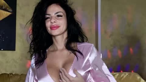 CHARLOTTE online show from March 11, 3:34 am