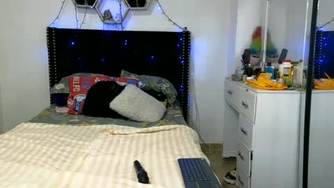 Snapshot of charlotte_027 chatting on June 21, 3:31 am charlotte_027 online show from June 21, 3:31 am