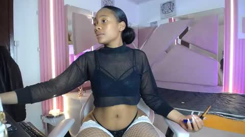 Snapshot of charlotte__ebony_ chatting on October 18, 1:34 pm Charlotte  online show from October 18, 1:34 pm