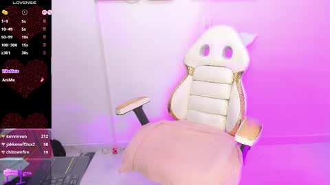 charlotte__milf online show from February 25, 7:40 am