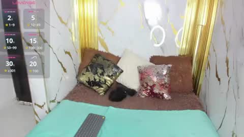 charlotte__milf online show from July 10, 7:49 pm