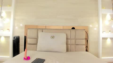 Charlotte colee online show from January 14, 12:00 pm