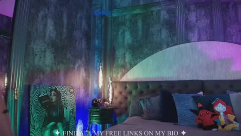 Charlotte online show from February 10, 6:45 pm