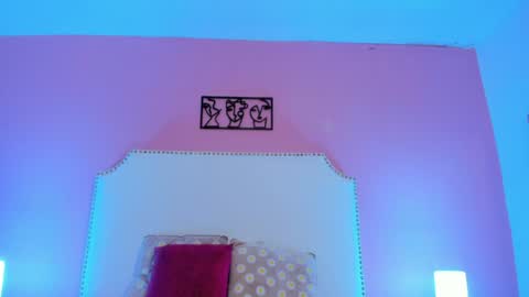 Charlotte online show from January 14, 8:59 pm