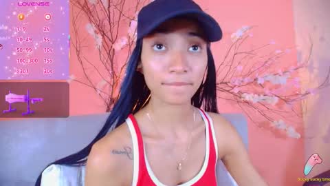 CHARLOTTE online show from November 2, 9:06 pm