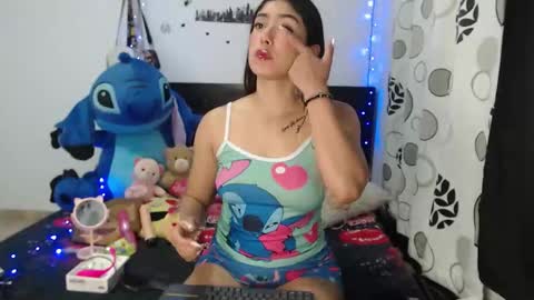 Snapshot of charlotte_luna95 chatting on December 20, 3:46 am Charlotte luna95 online show from December 20, 3:46 am