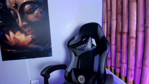 CHARLOTTE  online show from March 25, 5:41 pm