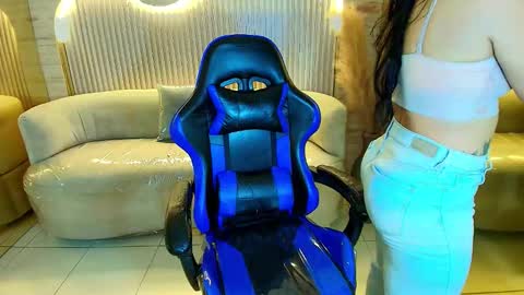 Charlotte  online show from January 8, 3:31 am