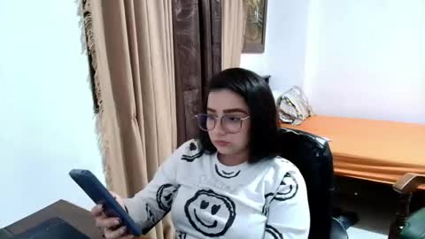 Snapshot of charlotte_richardson chatting on May 29, 2:42 am charlotte_richardson online show from May 29, 2:42 am