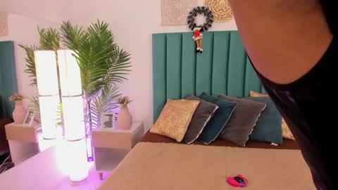 Snapshot of charlottebrandt chatting on December 22, 7:33 pm Charlotte Brandt online show from December 22, 7:33 pm