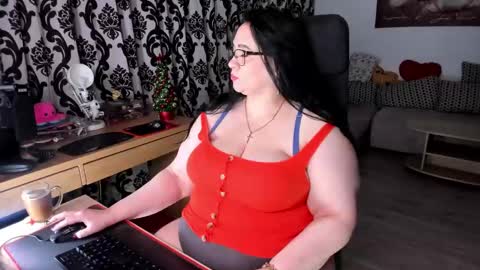 Snapshot of charlottediamonds chatting on December 30, 1:26 am Charlotte Diamonds online show from December 30, 1:26 am