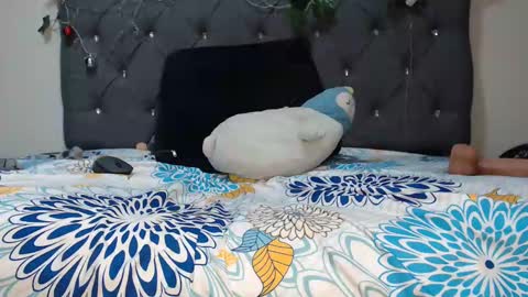 charlottee07 online show from January 31, 9:48 am