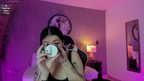 Charlottee online show from May 27, 2:08 am