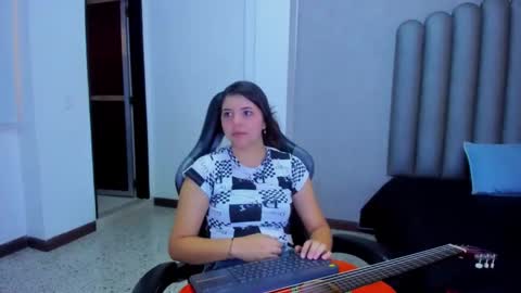 charlottee_starr online show from December 17, 8:15 pm