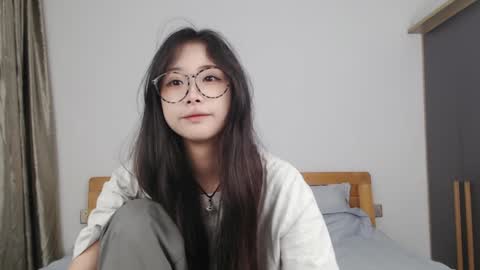 Snapshot of charlottelin chatting on December 2, 10:18 am Charlotte online show from December 2, 10:18 am