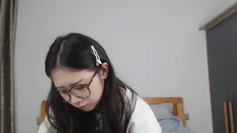 Snapshot of charlottelin chatting on December 2, 2:19 pm Charlotte online show from December 2, 2:19 pm