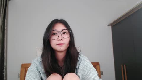 Snapshot of charlottelin chatting on December 6, 3:55 pm Charlotte online show from December 6, 3:55 pm