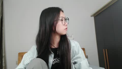 Snapshot of charlottelin chatting on December 8, 8:15 pm Charlotte online show from December 8, 8:15 pm