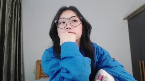 Snapshot of charlottelin chatting on December 10, 5:55 pm Charlotte online show from December 10, 5:55 pm