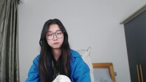 Snapshot of charlottelin chatting on December 13, 5:43 pm Charlotte online show from December 13, 5:43 pm