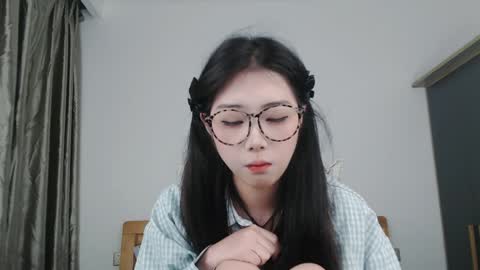 Snapshot of charlottelin chatting on December 16, 2:05 pm Charlotte online show from December 16, 2:05 pm