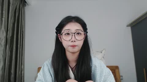 Snapshot of charlottelin chatting on December 16, 5:11 pm Charlotte online show from December 16, 5:11 pm