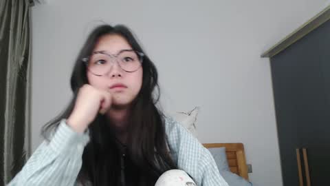 Snapshot of charlottelin chatting on December 19, 2:35 pm Charlotte online show from December 19, 2:35 pm