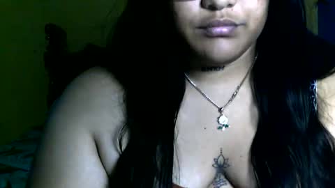 Snapshot of charlottequeen_21 chatting on March 3, 2:28 am charlottequeen_21 online show from March 3, 2:28 am