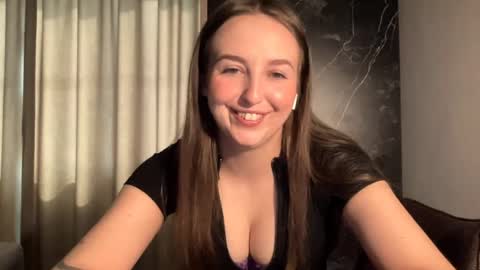 Snapshot of charlottexgold chatting on May 9, 2:11 pm CharlotteXGold online show from May 9, 2:11 pm