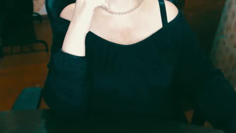 CharlotteXTasty online show from December 13, 1:22 pm