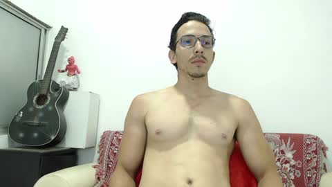 Snapshot of charlydeann chatting on August 9, 2:55 pm online show from August 9, 2:55 pm