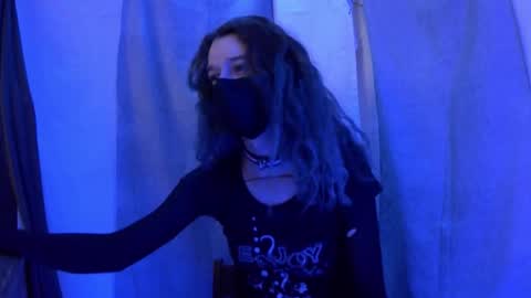 Snapshot of charlydestroyer chatting on December 20, 2:27 pm charly dest online show from December 20, 2:27 pm