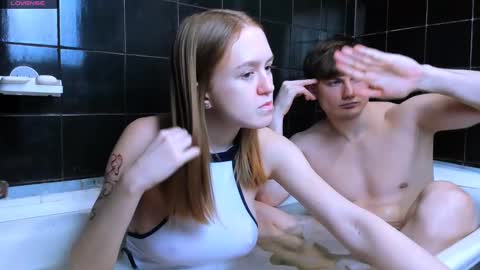 Snapshot of charming_berry_ chatting on February 9, 8:34 pm Lisa online show from February 9, 8:34 pm