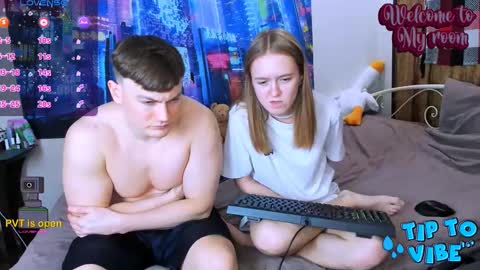 Snapshot of charming_berry_ chatting on February 12, 7:35 pm Lisa online show from February 12, 7:35 pm