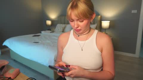 my fansly Charming daisy              My Wishlist  for new toys     online show from April 20, 11:13 am