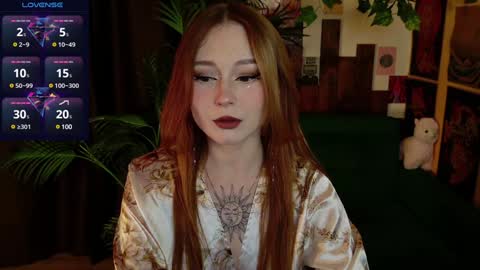 Snapshot of charming_lilly chatting on February 1, 7:05 am Lissa online show from February 1, 7:05 am