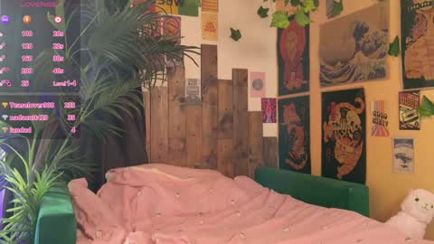 Snapshot of charming_lilly chatting on February 5, 9:46 am Lissa online show from February 5, 9:46 am