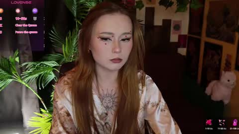 Snapshot of charming_lilly chatting on February 9, 6:33 am Lissa online show from February 9, 6:33 am