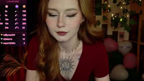 Snapshot of charming_lilly chatting on February 13, 11:06 am Lissa online show from February 13, 11:06 am