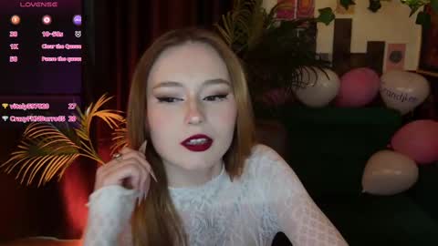 Snapshot of charming_lilly chatting on February 14, 9:34 am Lissa online show from February 14, 9:34 am