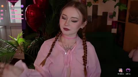 Snapshot of charming_lilly chatting on February 16, 6:43 am Lissa online show from February 16, 6:43 am