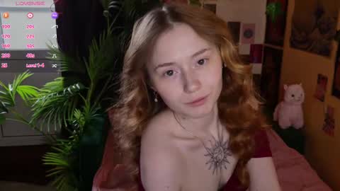 Snapshot of charming_lilly chatting on February 25, 7:09 am Lissa online show from February 25, 7:09 am