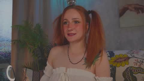 Snapshot of charming_lilly chatting on October 4, 2:26 pm Lissa online show from October 4, 2:26 pm