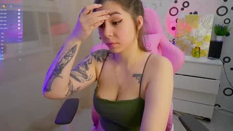 Belle and Miley online show from December 11, 6:52 pm